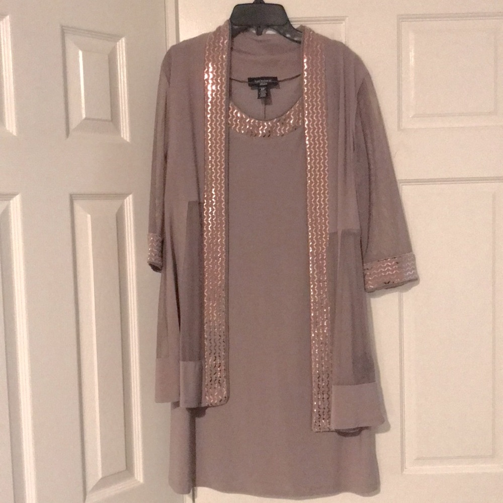 Beautiful R&M richards 6p dress